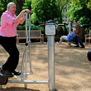 parque maquinas idosos exercicio atividade 1