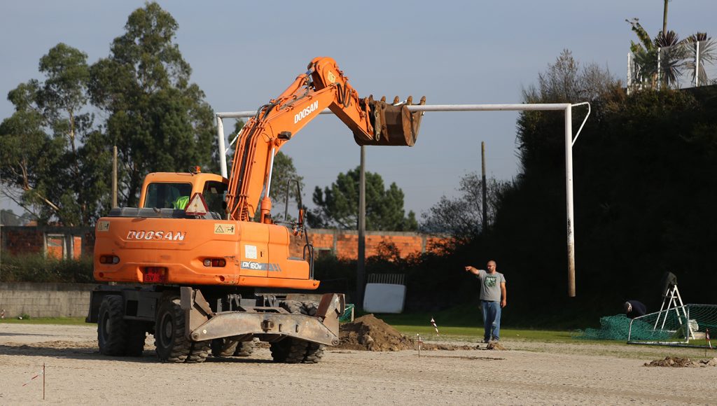 ADC Frazao Obras no sintetico