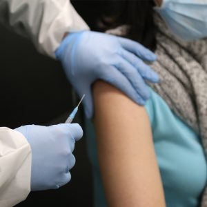 Vacinação de profissionais de saúde contra a Covid-19