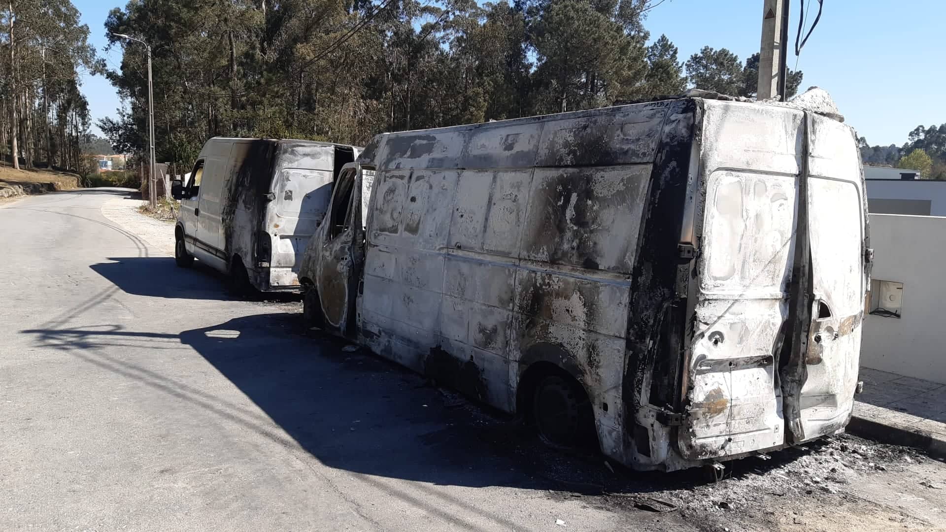 Em poucas horas, três veículos arderam no concelho de Paços de Ferreira