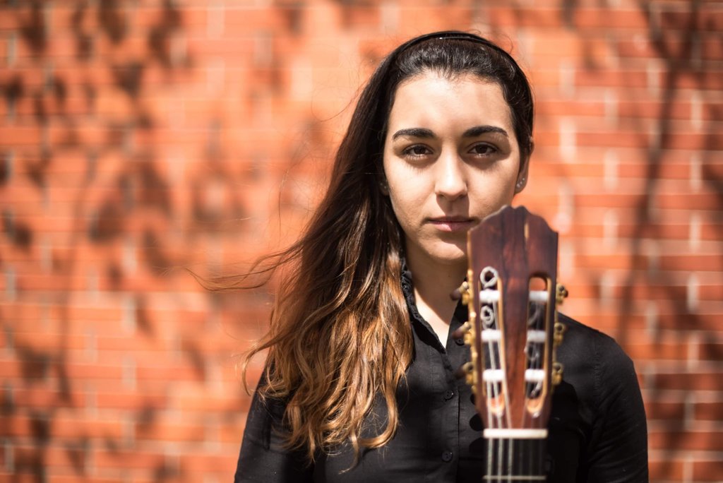 Maria Beatriz Oliveira, guitarrista