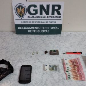 Traficante de canábis e cocaína surpreendido durante ação de fiscalização rodoviária