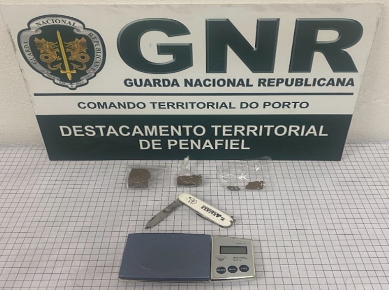 Penafiel: Jovem de 19 anos detido em flagrante em negócio de droga