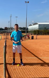 Miguel Ribeiro nas meias-finais do Campeonato Regional de Ténis