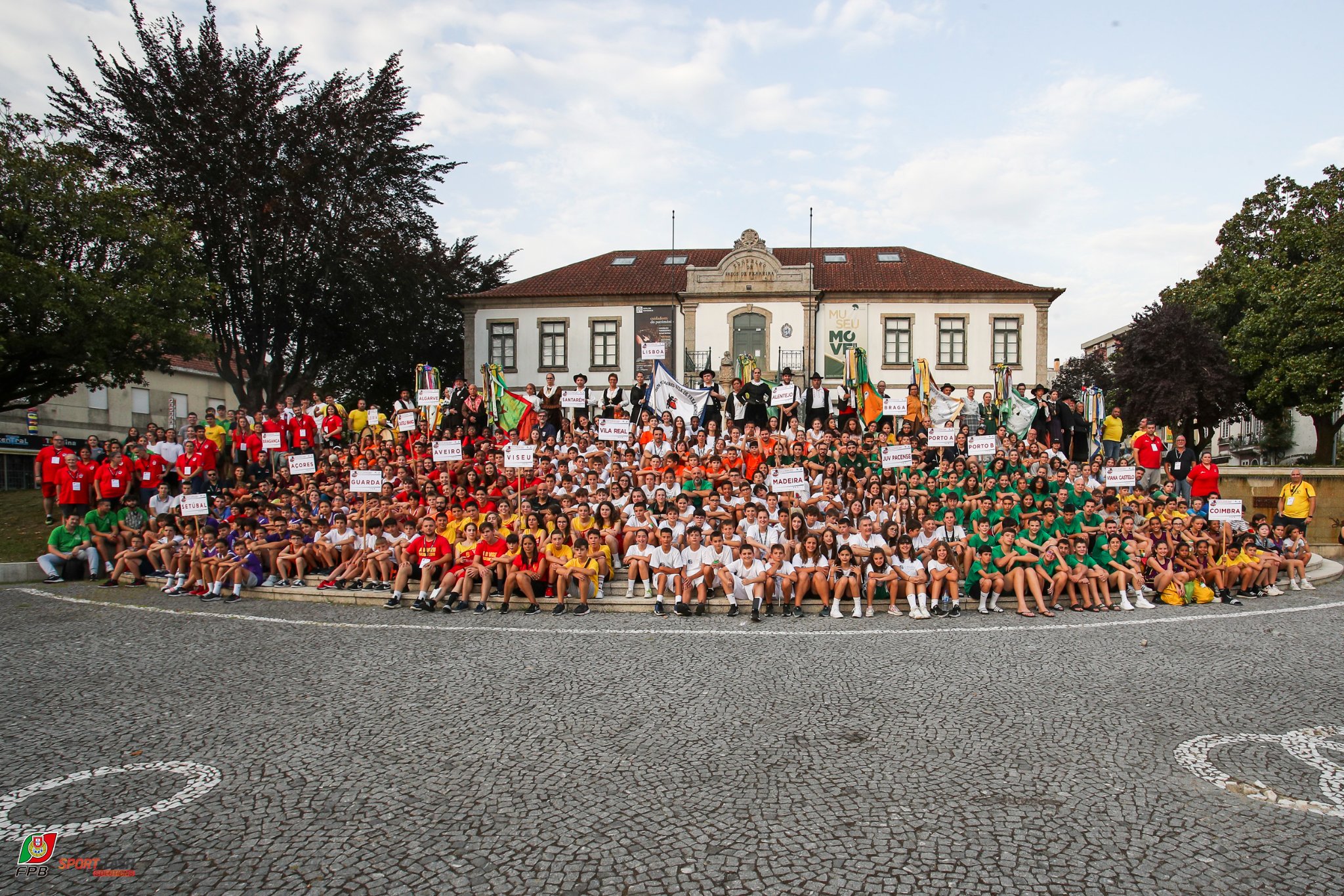 Festa do Minibasquete junta mais de 300 jovens atletas em Paços de Ferreira