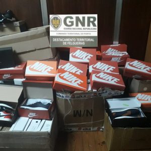 Autoridades apreendem calçado contrafeito em Freamunde