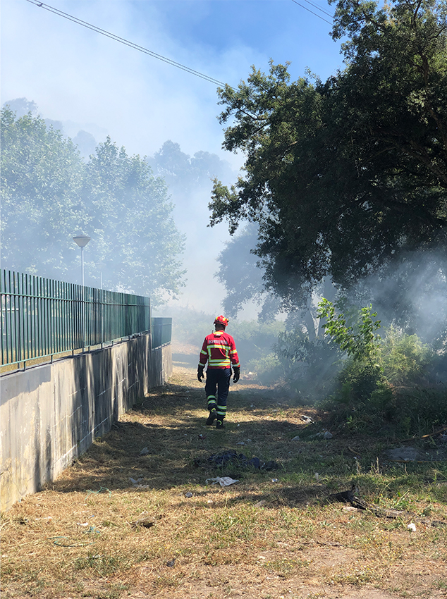 Homem de 35 anos detido por atear quatro incêndios florestais em Penafiel