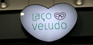 laco de veludo