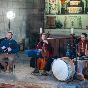 ensemble cardo roxo no concerto no mosteiro de freixo de baixo