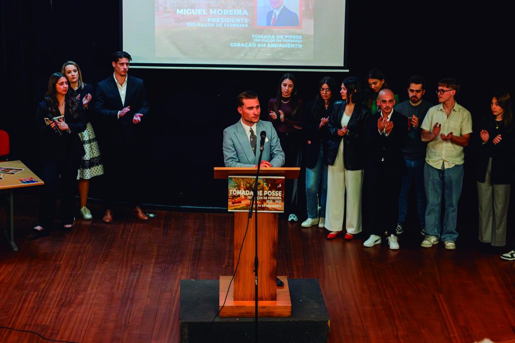 iPFR 801 ACTU Miguel Moreira toma posse como presidente da JSD Pacos de Ferreira