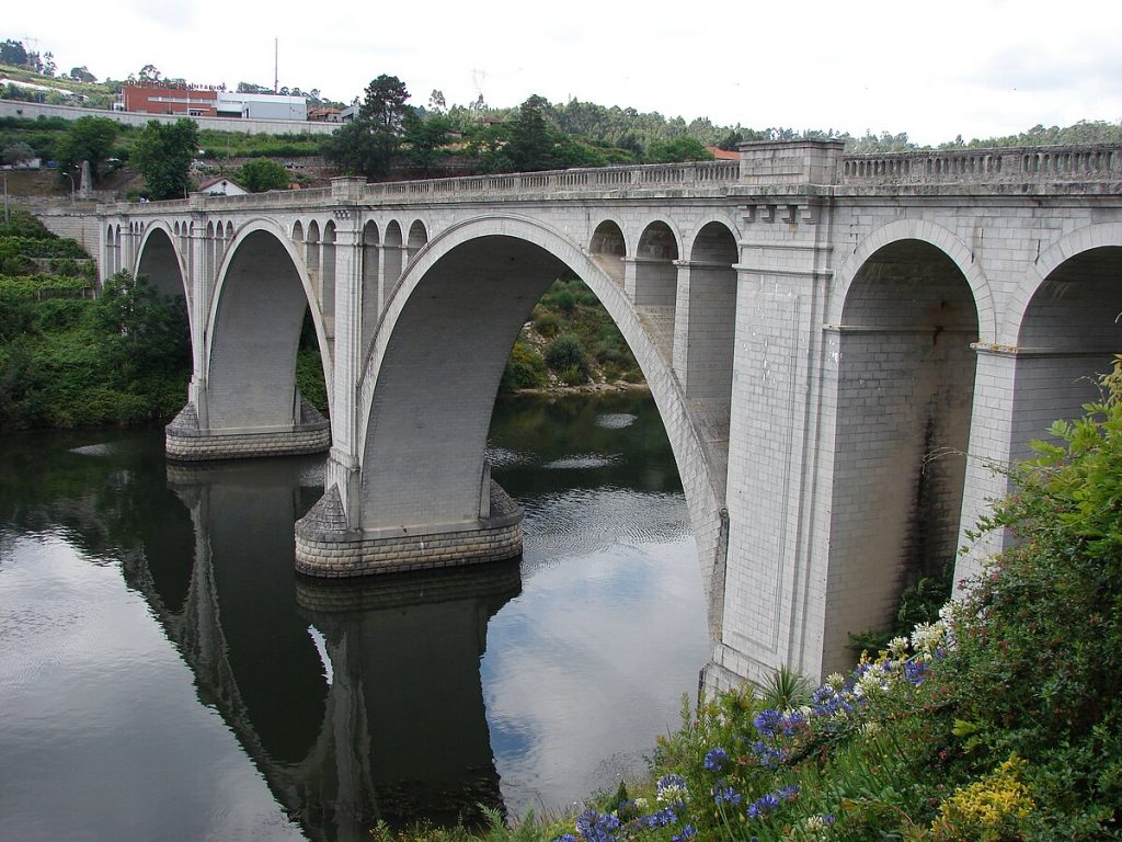 Ponte de Pedra Stone Bridge