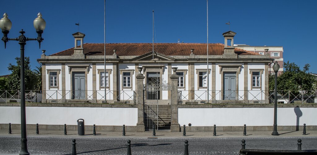 Biblioteca Municipal de Paredes 3 1 1024 500