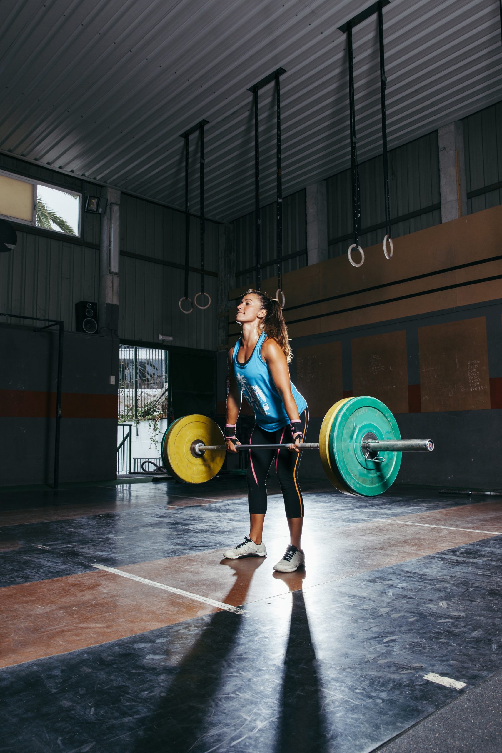 alca de elevacao da mulher desportiva scaled
