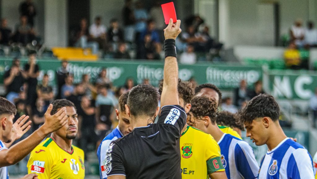 Fim de tarde com muita emoção no Capital do Móvel 13 pacos