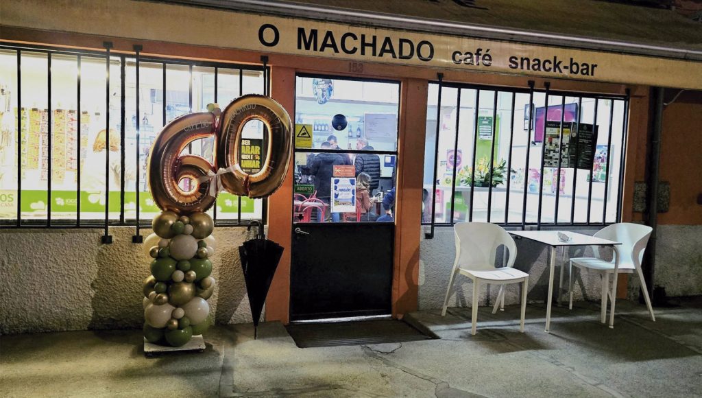 De pai para filhas: A herança afetiva que mantém vivo o «Café O Machado» há 60 anos 1 machado