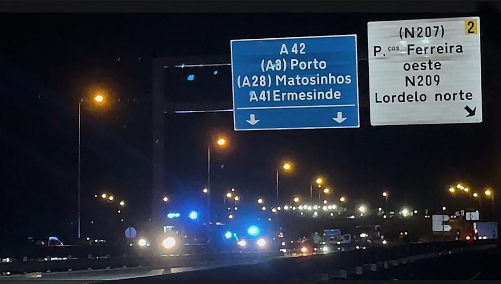 Acidente na A42 corta trânsito junto ao nó de Lordelo/Seroa e provoca três feridos 1 AcidenteSeroa fin