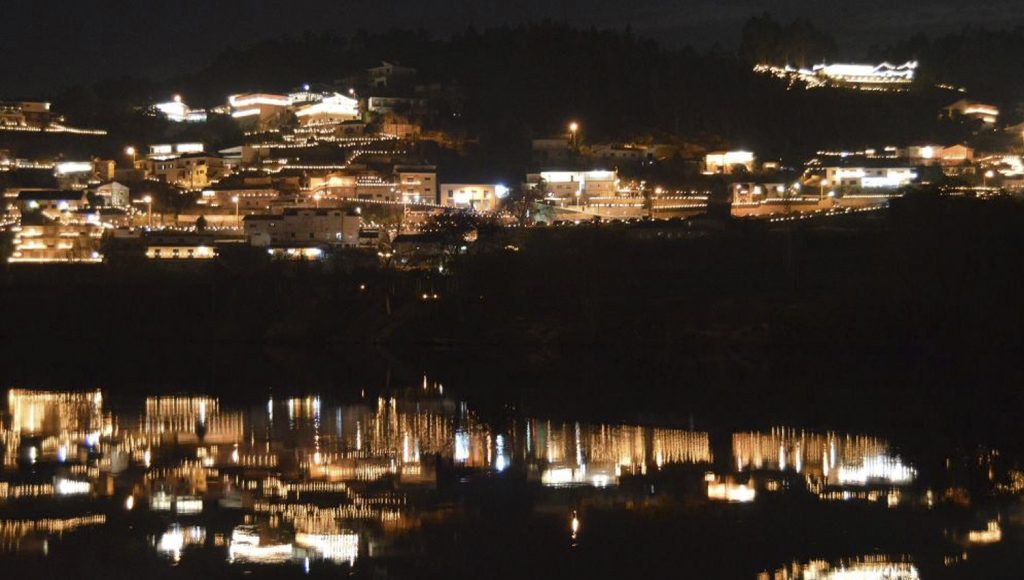 Milhares de velas iluminam as margens do Tâmega e Douro, cumprindo a tradição das Endoenças 3 endoencas