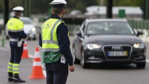 Homem de 33 anos detido com um punhal após fugir à GNR 5 GNR1 1