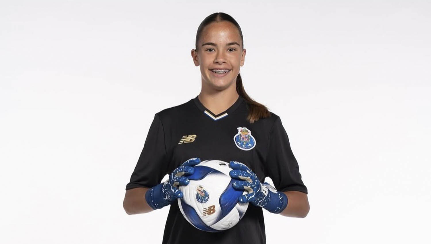 Do 1º de Maio de Figueiró ao topo do futebol nacional: Raquel Cunha celebra subida do FC Porto à Liga 3 RaquelCunha fin