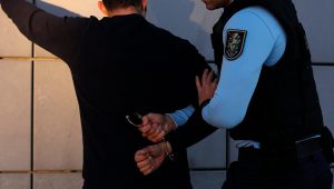 Jovem de 18 anos detido por condução perigosa em concentração ilegal de motas 5 gnr1