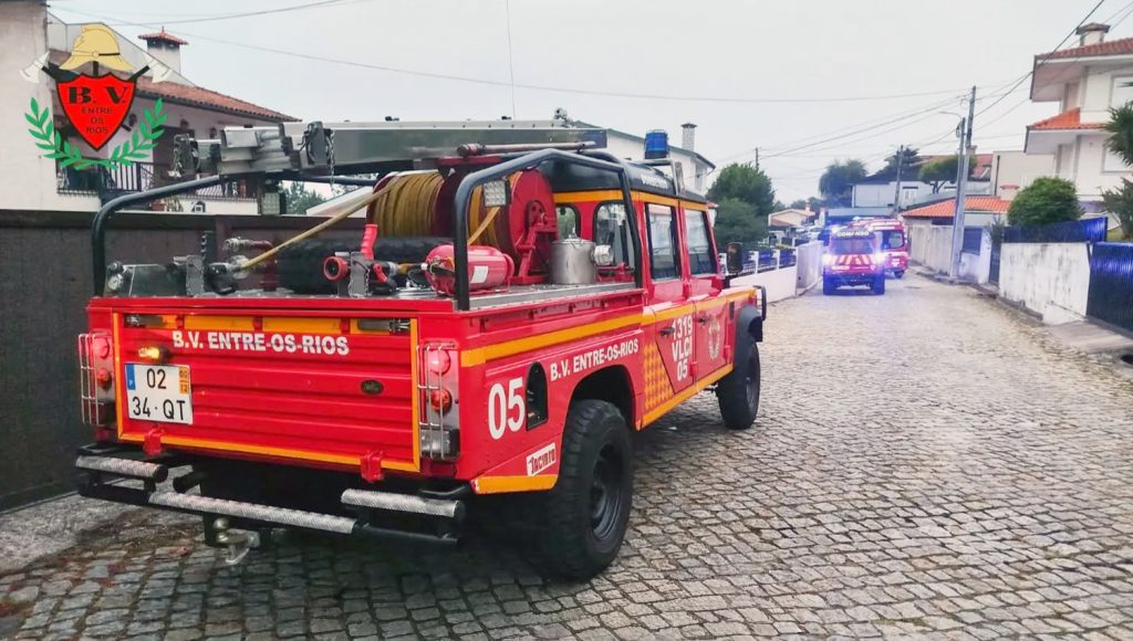 Incêndio em habitação na freguesia de Rio Mau faz um ferido ligeiro 1 BVEntreosRios