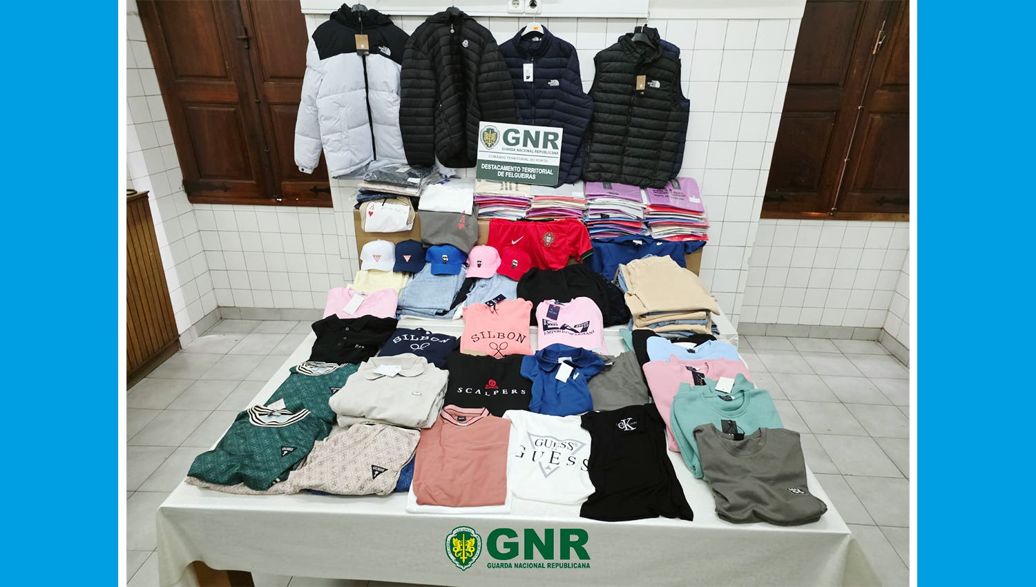 GNR apreende cerca de 15 mil euros em vestuário contrafeito em Paços de Ferreira 3 GNR artigosPacos