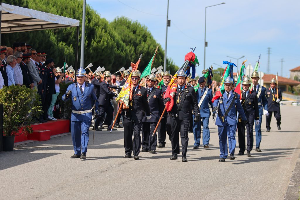 Dia Nacional do Bombeiro celebra os que arriscam a vida para salvar os outros 4 bombeiros1