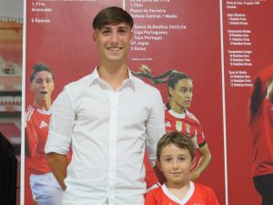 Tomás Soares Visita Casa do Benfica de Freamunde em Momento de Proximidade com os Adeptos 4 TomasSoares fin2