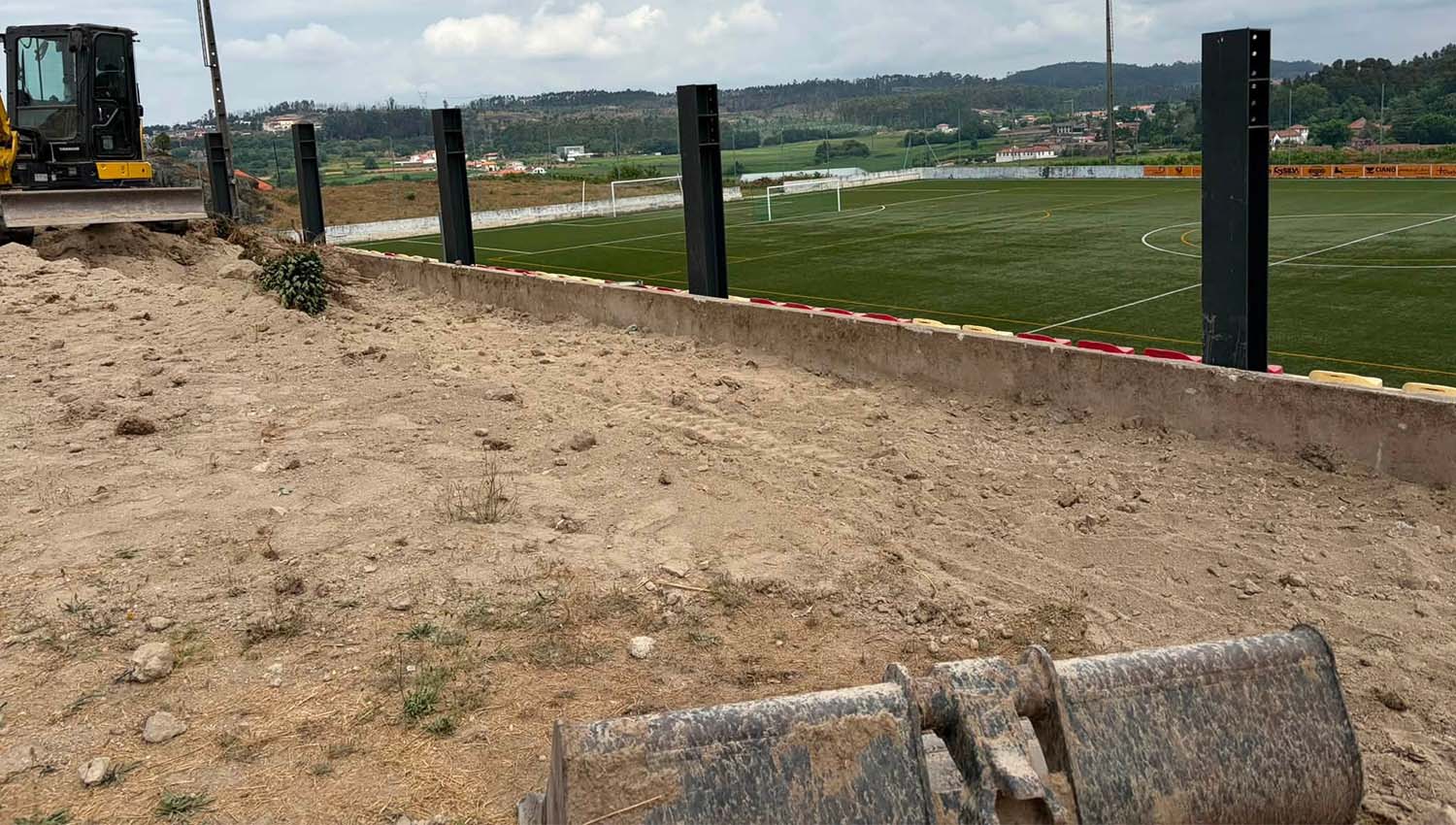 CCR Raimonda reforça infraestruturas com apoio da Junta de Freguesia 3 CCRRaimonda B ar
