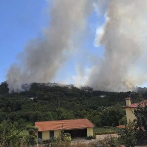 DuasIgrejasIncendio