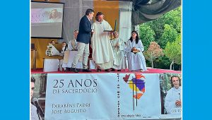 Meixomil e Paços de Ferreira celebram as Bodas de Prata sacerdotais do Padre José Augusto 4 PadreJoseAugusto fin
