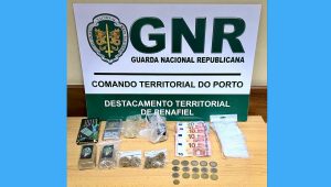 Duas mulheres detidas em flagrante com mais de 400 doses de haxixe 4 gnr