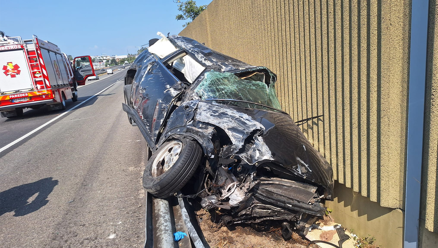 Acidente na A4 condiciona trânsito no sentido Paredes-Penafiel e faz um ferido ligeiro 3 AcidentePenafiel
