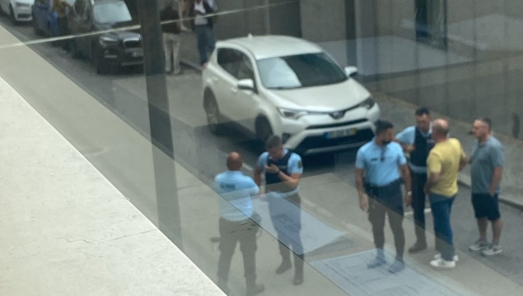 Disparos no centro de Paços de Ferreira após recusa de pagamento em barbearia 1 Tiroteio