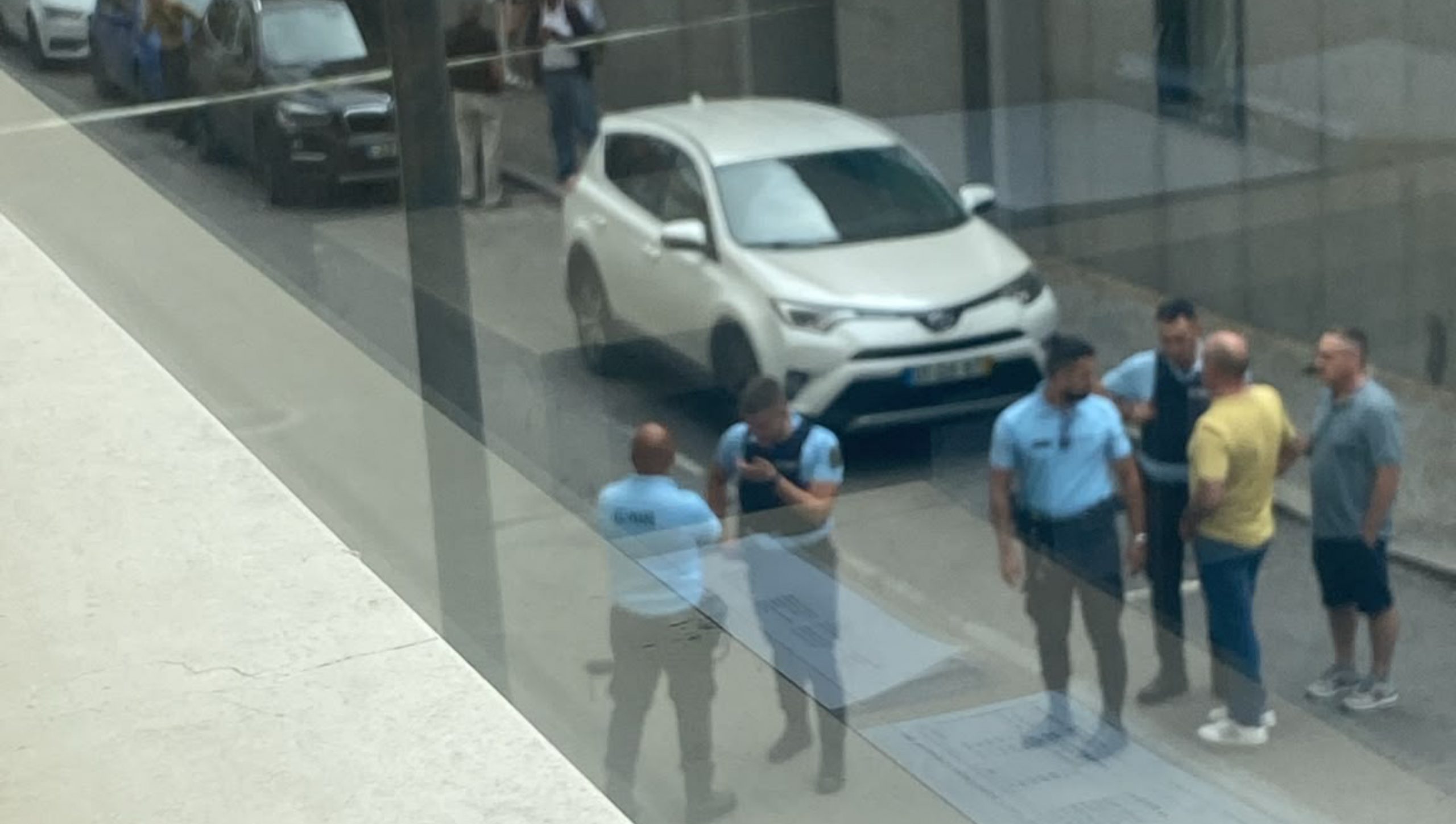 Disparos no centro de Paços de Ferreira após recusa de pagamento em barbearia 3 Tiroteio scaled