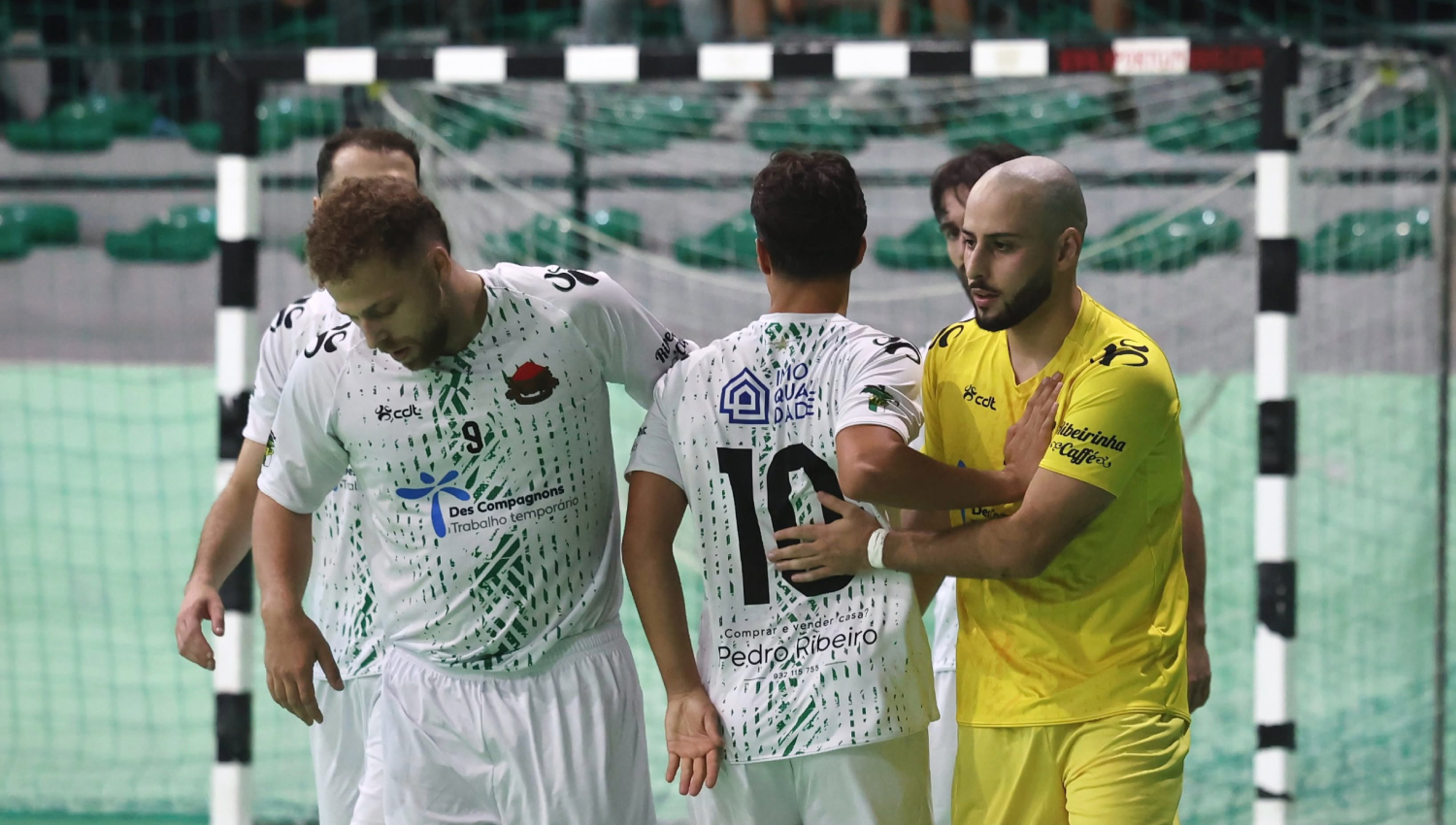 ARC Moinhos estreia-se com empate a três golos frente à AA Leça na 1ª Divisão Distrital de Futsal 3 ARCMoinhosFutsal26