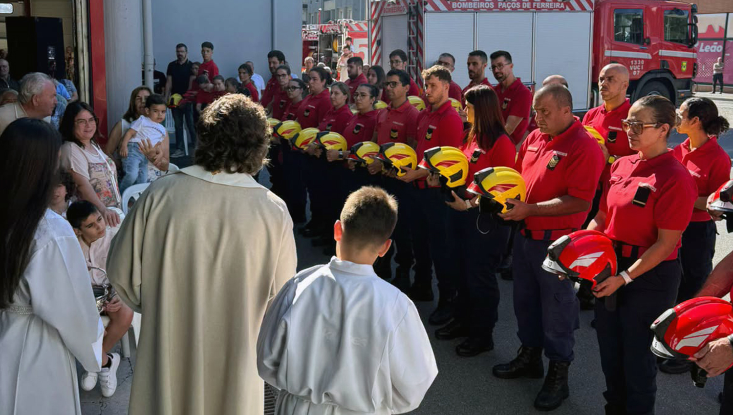 Paços de Ferreira: Eucaristia reuniu doentes, cuidadores e bombeiros no quartel 3 ParoquiaPacos