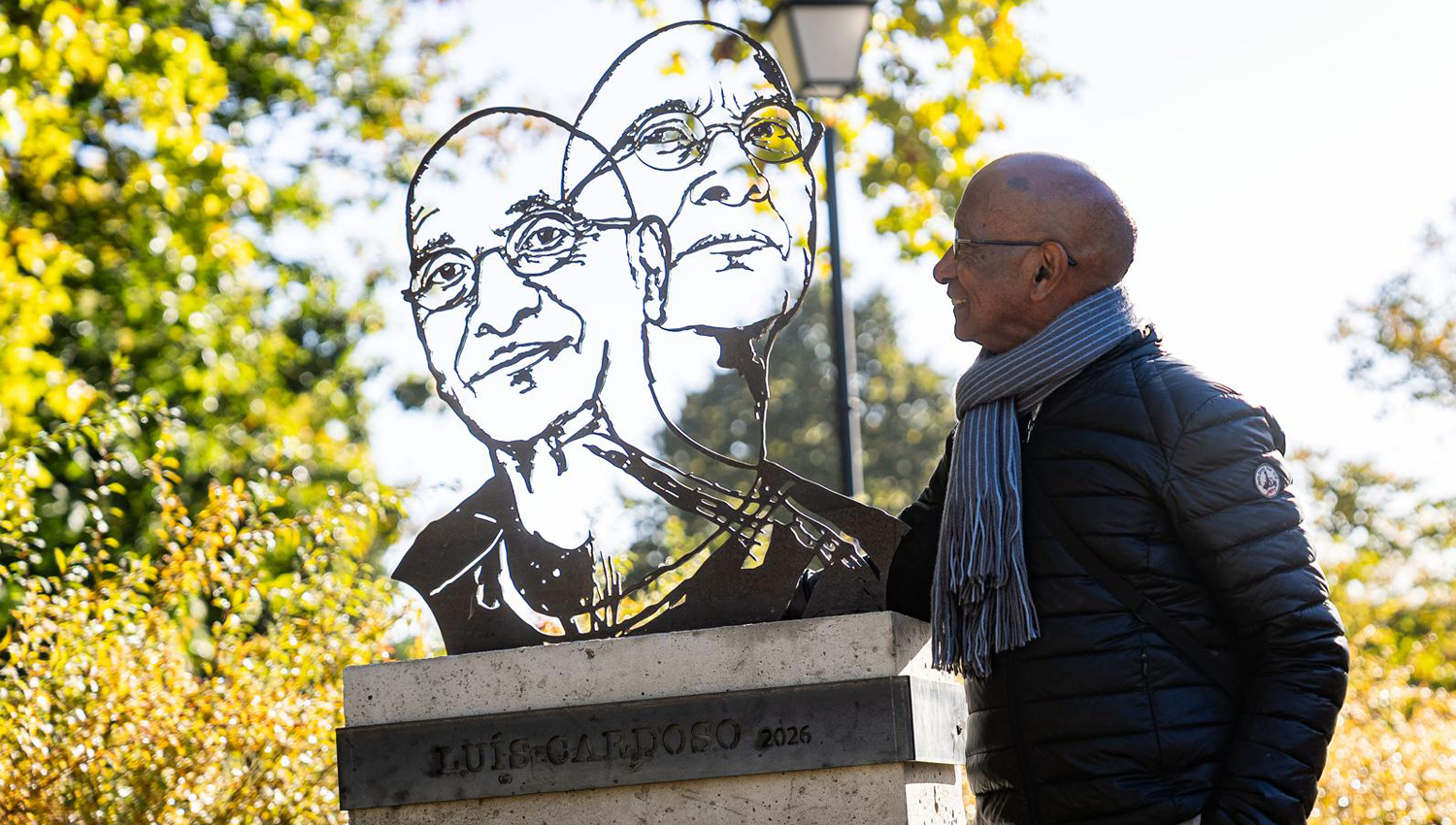 “Cada um faz o seu próprio destino e talha a pedra que o perdura no tempo” - Luís Cardoso eternizado em Penafiel na 19.ª Escritaria 3 luis cardoso 3